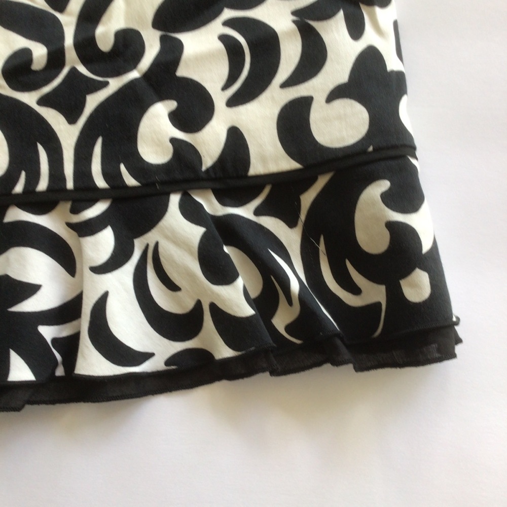 WHITE HOUSE BLACK MARKET RUFFLE HEM PATTERNED SKIRT SIZE 4 - Picture 6 of 11